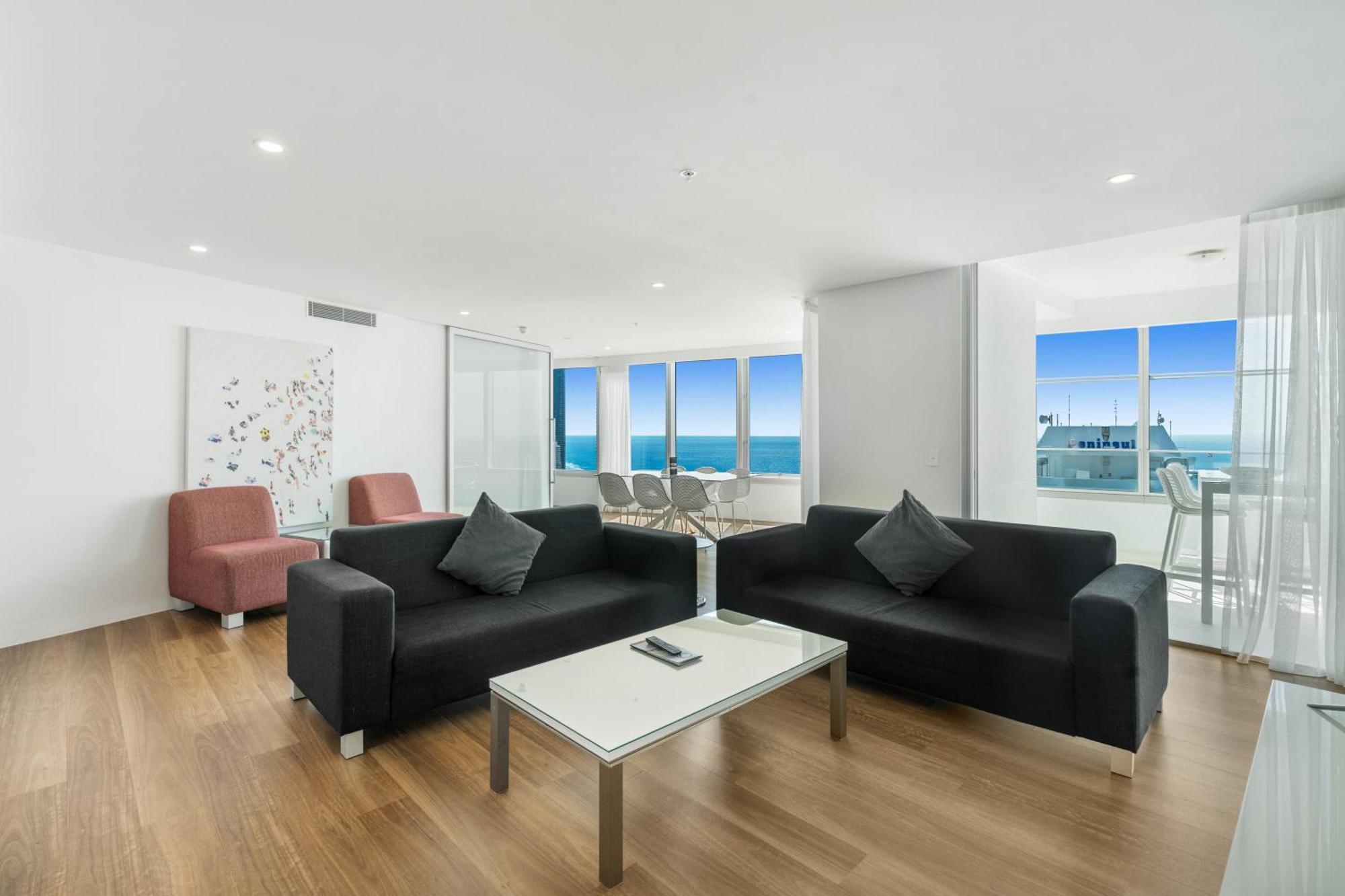 Q1 & - Official 4* Gold Coast