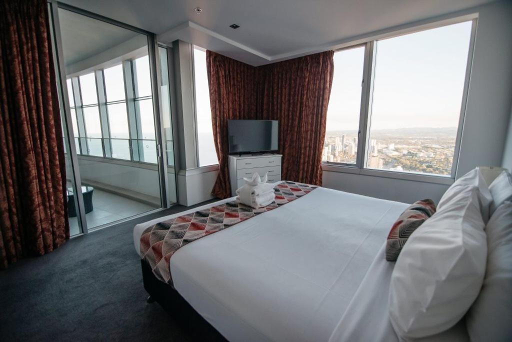 Resort Q1 & - Official Gold Coast
