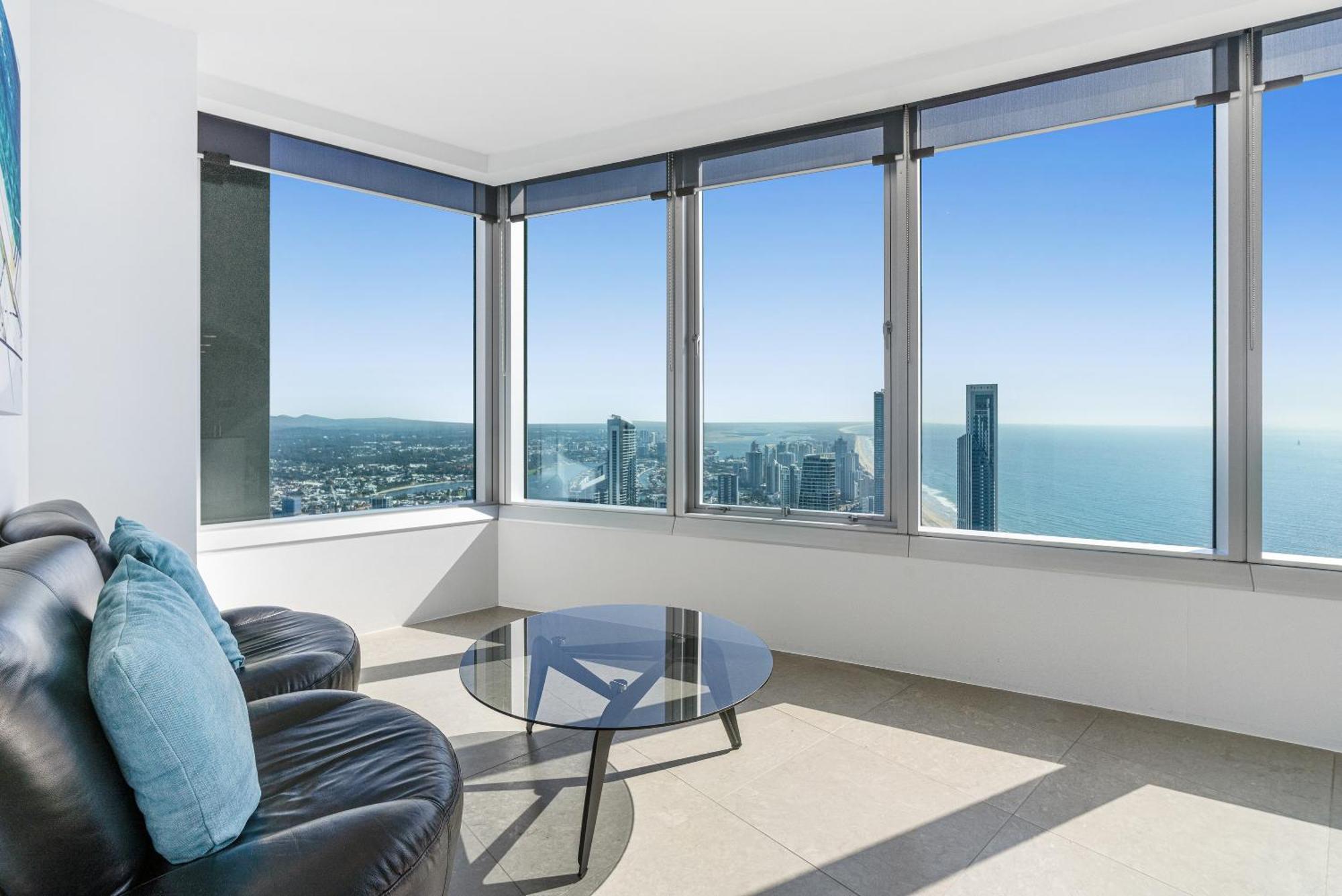 Resort Q1 & - Official Gold Coast