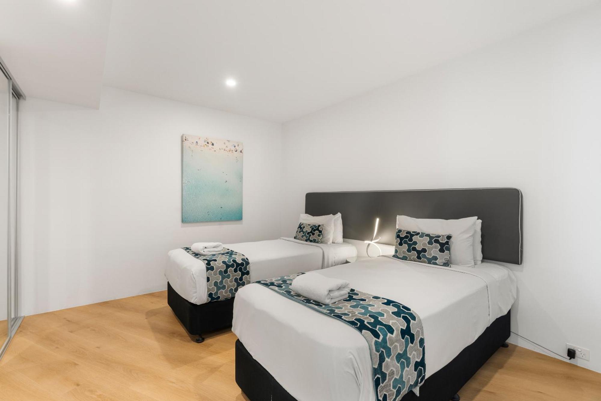 Resort Q1 & - Official 4*